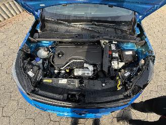 Peugeot 2008 1.2 Hybrid 136 GT picture 8