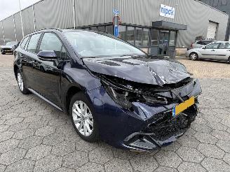 Damaged car Toyota Corolla Touring Sports Hybrid 140 Active 2024/6