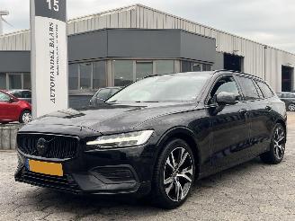 skadebil auto Volvo V-60 2.0 B3 Essential Edition 2024/1