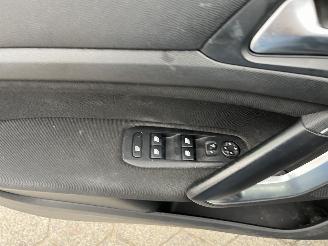 Peugeot 308 SW 1.2 PureTech Allure picture 16