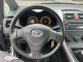 Toyota Auris 1.3 Access picture 15