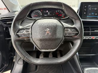 Peugeot 208 1.2 PureTech Active picture 17