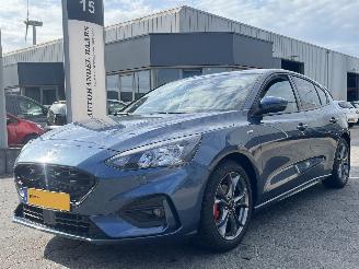Unfallwagen Ford Focus 1.0 EcoBoost Hybrid ST Line X Business 2021/10
