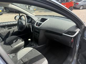 Peugeot 207 1.4 VTi Cool \'n Blue picture 16