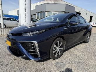 krockskadad bil auto Toyota Mirai FCV Executive 2016/4