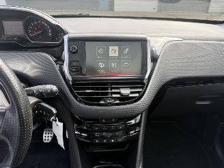 Peugeot 208 1.2 PureTech GT-line picture 19