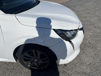 Peugeot 208 1.2 PureTech Active Pack picture 9