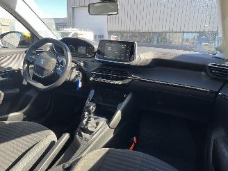 Peugeot 208 1.2 PureTech Active picture 14