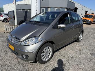 Damaged car Mercedes A-klasse AUTOMAAT 170 Elegance 2005/9