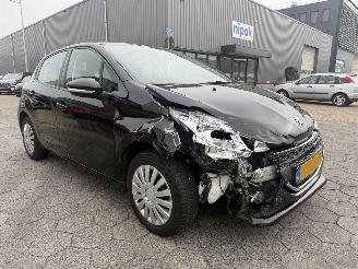 Peugeot 208 1.0 VTi picture 3