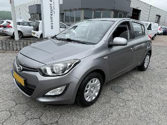 Schadeauto Hyundai I-20 1.2i First Edition 2012/8