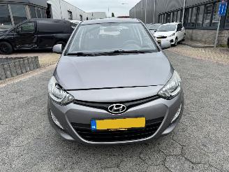 Hyundai I-20 1.2i First Edition picture 2