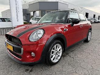 krockskadad bil auto Mini Cooper 1.5 Cooper Business 2018/2
