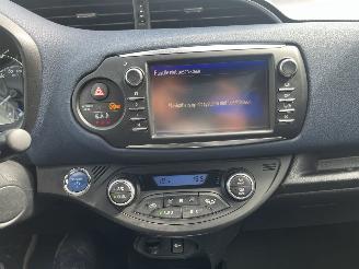 Toyota Yaris 1.5 Hybrid Bi-Tone picture 18