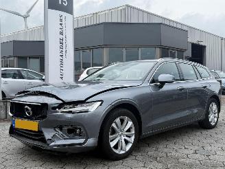 damaged passenger cars Volvo V-60 2.0 B3 Inscription AUTOMAAT 2021/1