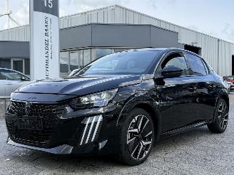 krockskadad bil auto Peugeot 208 GT Hybrid 100  GT AUTOMAAT 2024/1