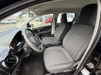 Volkswagen Up! 1.0 move up! BlueMotion picture 13