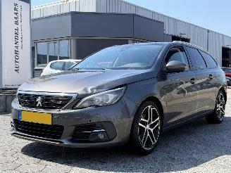 Vaurioauto  passenger cars Peugeot 308 SW 1.6 BlueHDI Blue Lease Executive 2017/9