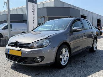 krockskadad bil auto Volkswagen Golf 1.2 TSI Tour 2010/7