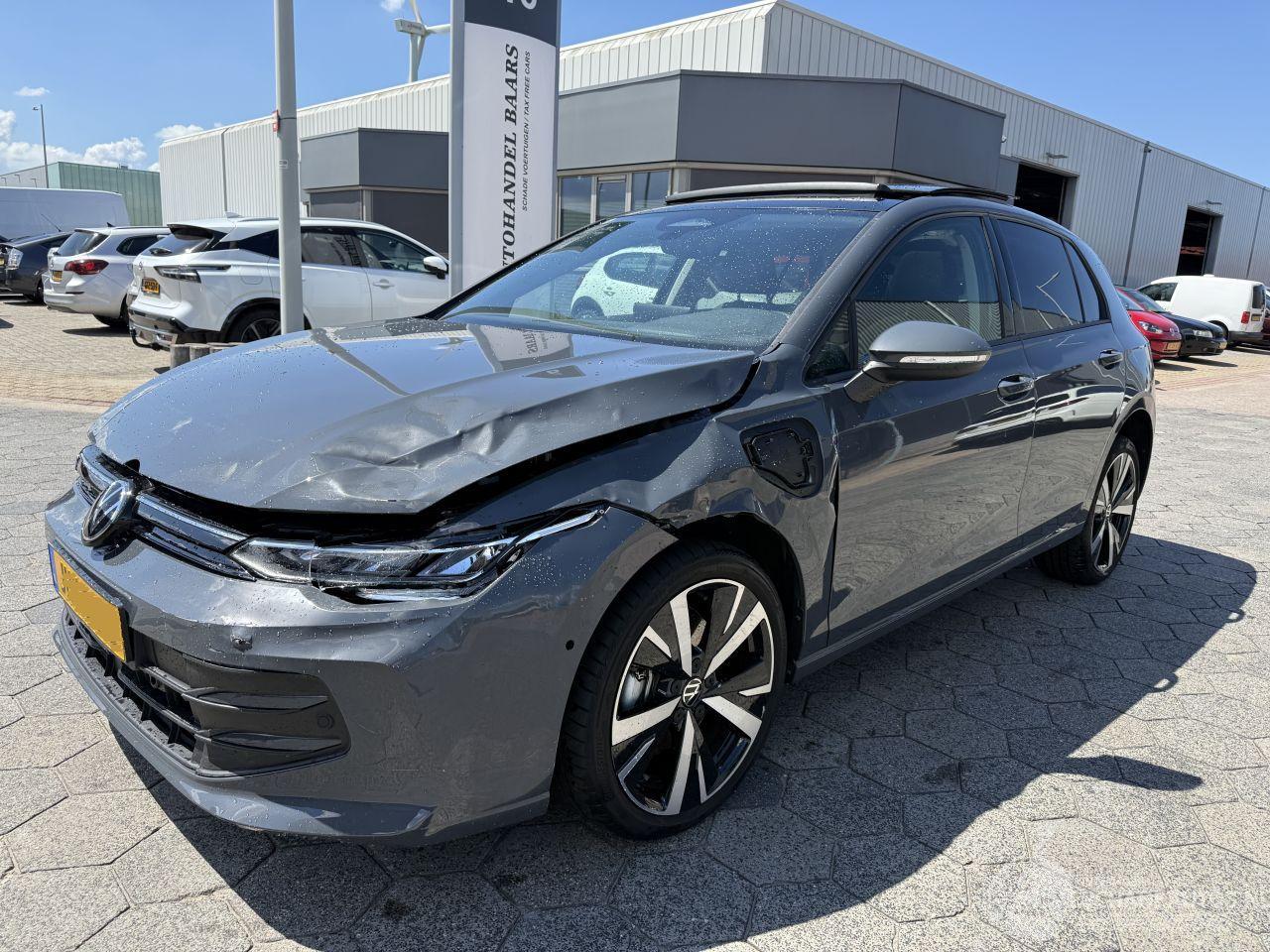 Volkswagen Golf 1.5 AUTOMAAT eHybrid Life Edition