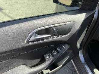 krockskadad bil auto Mercedes B-klasse 180 AUTOMAAT Ambition 2018/3