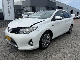 Auto incidentate Toyota Auris Touring Sports 1.8 Hybrid AUTOMAAT 2013/10