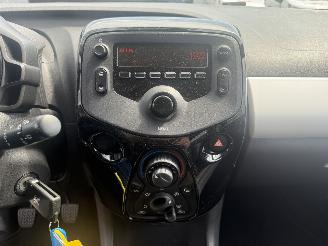 Peugeot 108 1.0 e-VTi Access picture 18