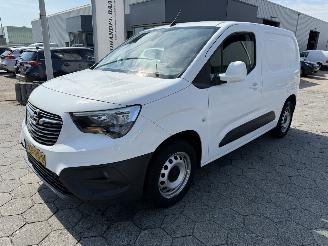 krockskadad bil bedrijf Opel Combo AUTOMAAT 1.5D L1H1 Edition 2021/3