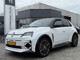 škoda osobní automobily Renault 5 comfort range iconic cinq 52 kWh 2025/2