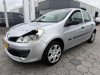 Auto incidentate Renault Clio 1.2-16V Authentique 2007/12
