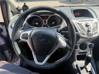 Ford Fiesta 1.4 Ghia AUTOMAAT picture 18