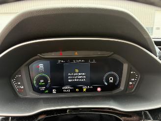 Volkswagen Golf 45 TFSI e S edition picture 19