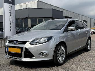 Voiture accidenté Ford Focus Wagon 1.0 EcoBoost Lease Titanium 2013/7