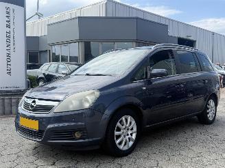 Vaurioauto  passenger cars Opel Zafira 1.6 Executive 2006/9