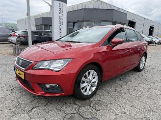 krockskadad bil auto Seat Leon 1.0 Automaat EcoTSI Style Business Intense 2017/6