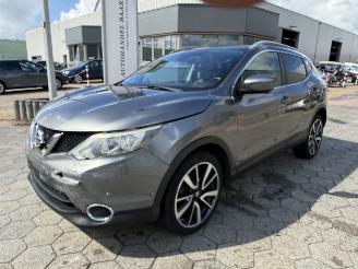 krockskadad bil auto Nissan Qashqai 1.2 Acenta 2015/10