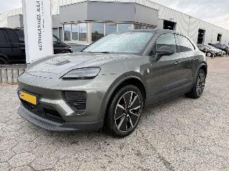 Damaged car Porsche Macan 4 95C 2024/11