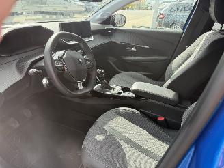 Peugeot 208 1.2 PureTech 100 Allure picture 14
