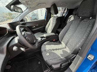 Peugeot 208 1.2 PureTech 100 Allure picture 15