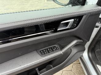 Porsche Cayenne Coupé 3.0 E-Hybrid picture 9