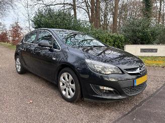 krockskadad bil auto Opel Astra 1.4 TURBO BLITZ. 5 DEURS AIRCO  Navi 2014/8