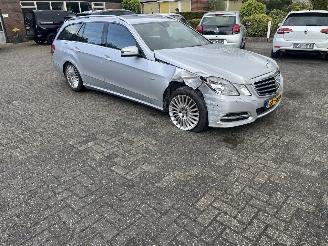 Damaged car Mercedes E-klasse 350 CDI AVANTGARDE AUTOMAAT. 2011/8