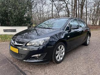 Damaged car Opel Astra 1.4 Turbo Blitz. 2014/8