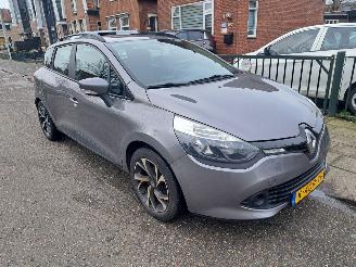 Vaurioauto  passenger cars Renault Clio 0.9 tce autentque 2013/11