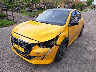 Peugeot 208 1.2 pure tech GT line picture 2