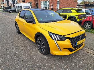 skadebil auto Peugeot 208 1.2 pure tech GT line 2020/2
