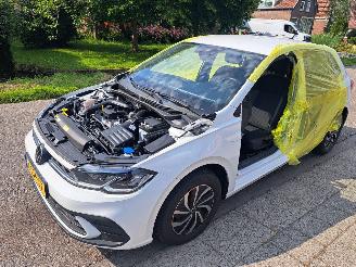 uszkodzony samochody osobowe Volkswagen Polo 1.0i TSI live 2024/2