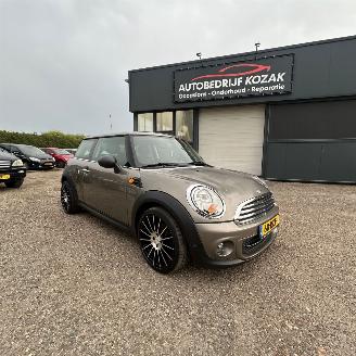 Schadeauto Mini One 1.6 One Business Line AIRCO 2011/8