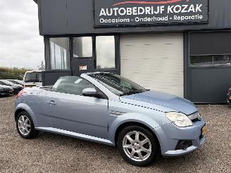 okazja samochody osobowe Opel Tigra TwinTop 1.4-16V Enjoy NIEUWE APK 2005/12
