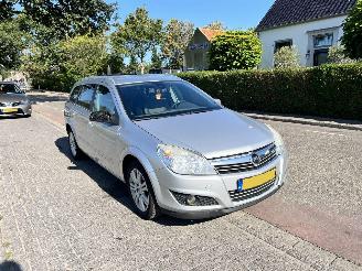 krockskadad bil auto Opel Astra 1.6-16V Cosmo 2008/8